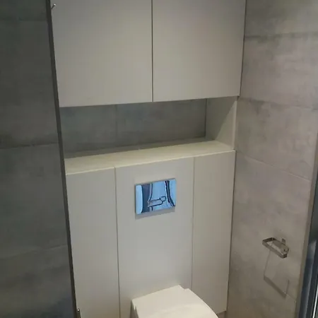 Modern * Auschwitz
